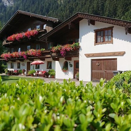 Landhaus Gredler Mayrhofen Exterior foto
